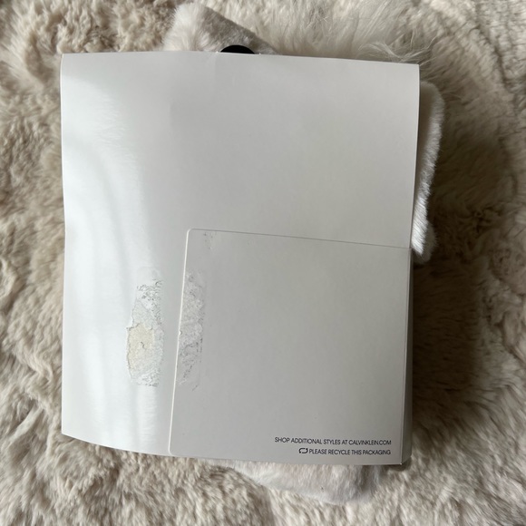 NWT Calvin Klein 2 piece set : scarf and hat - Picture 2 of 6